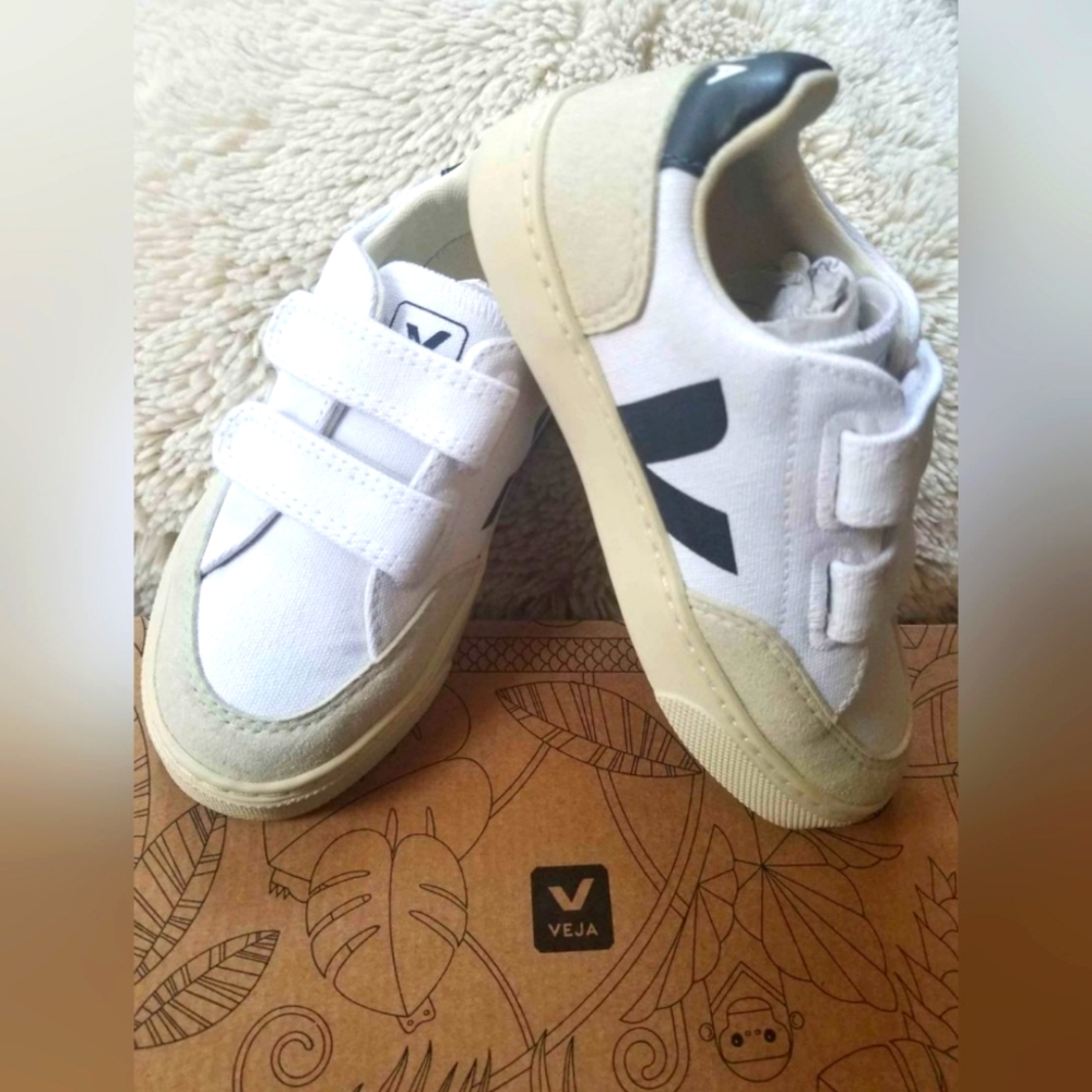 VEJA Kids Shoes *BRAND NEW*